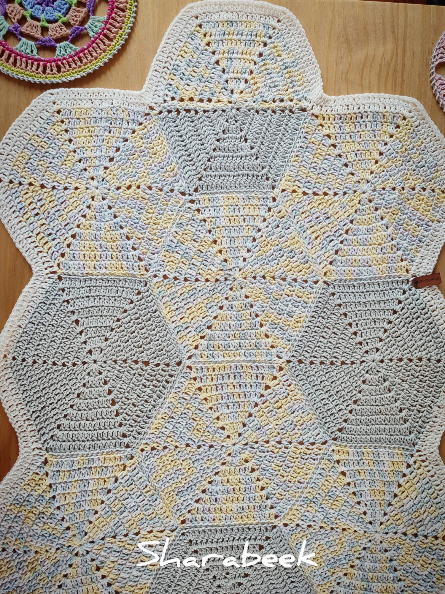 Couverture bébé et bonnet en coton 100% . jaune