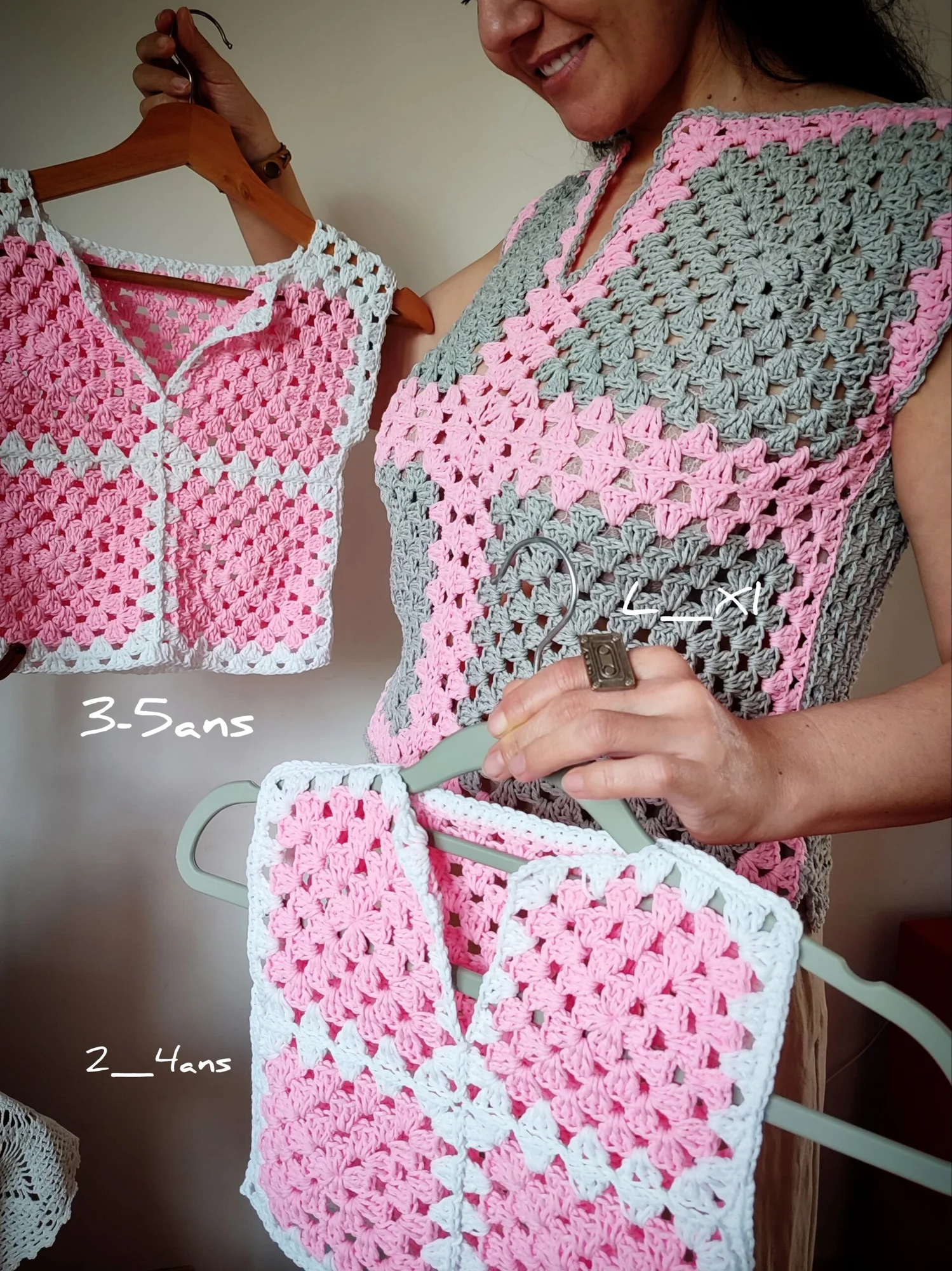 Top bebe . Rose et Balnc