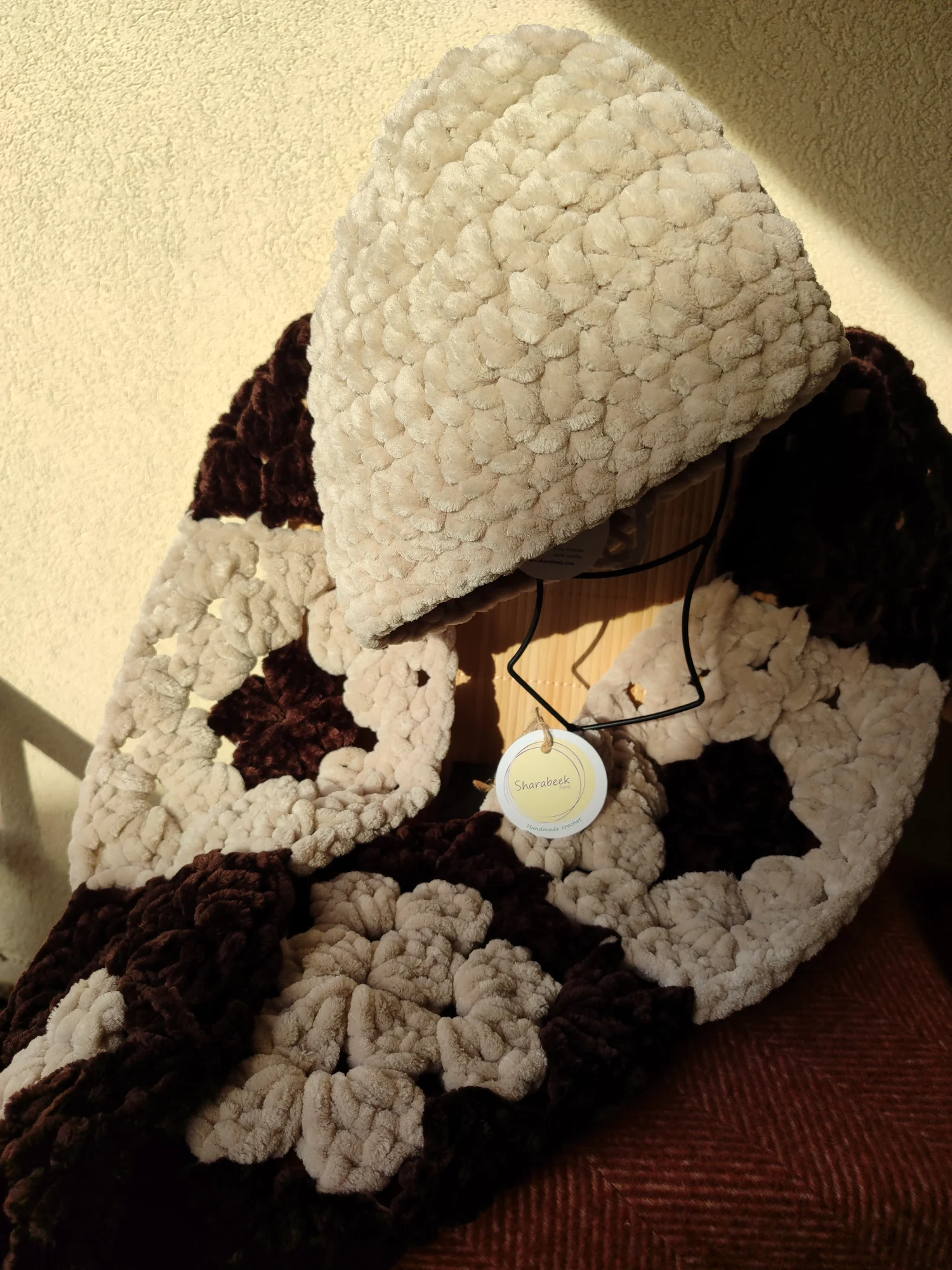 BonneT beige .Velours