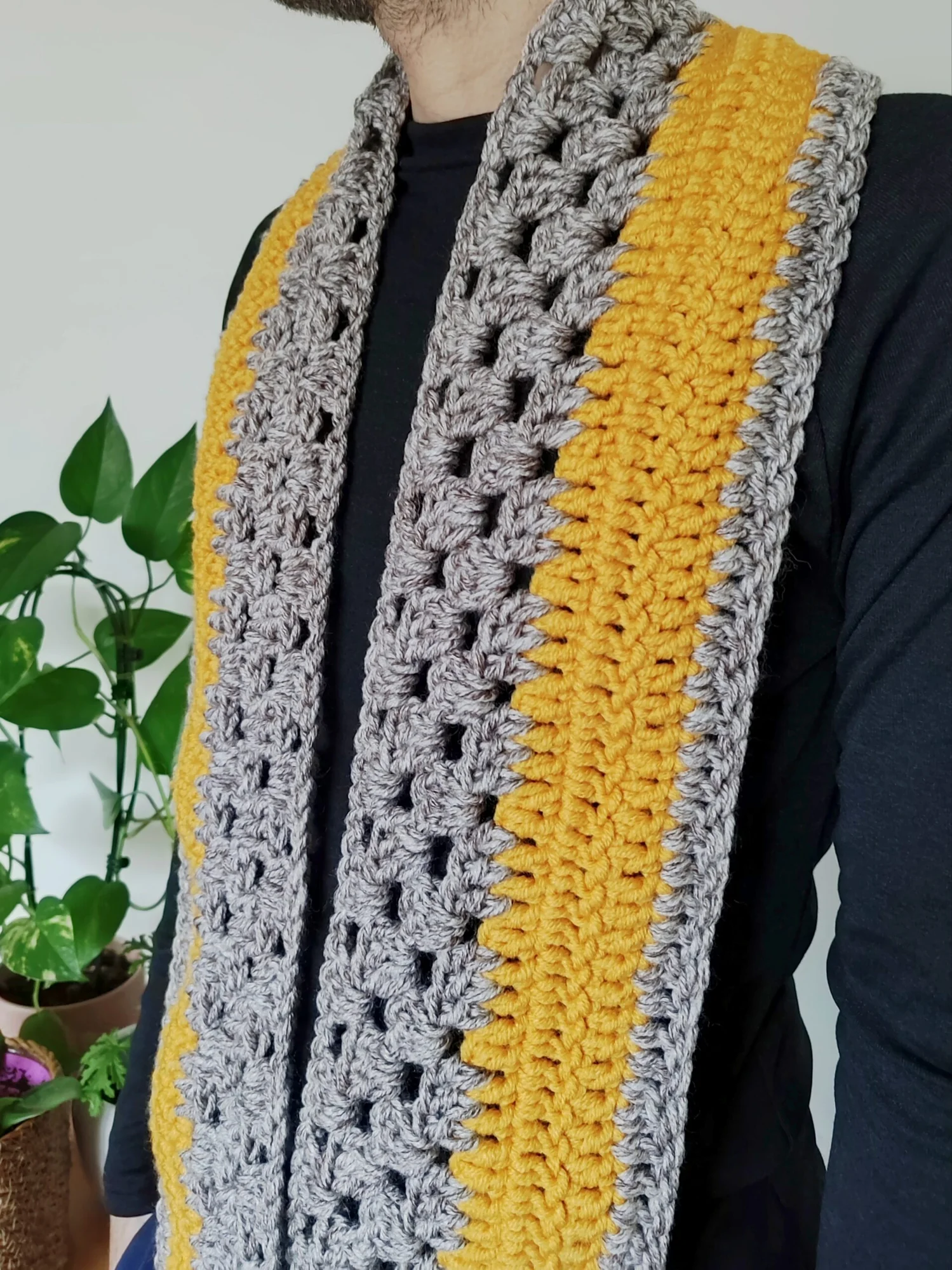 Châle unisexe. jaune