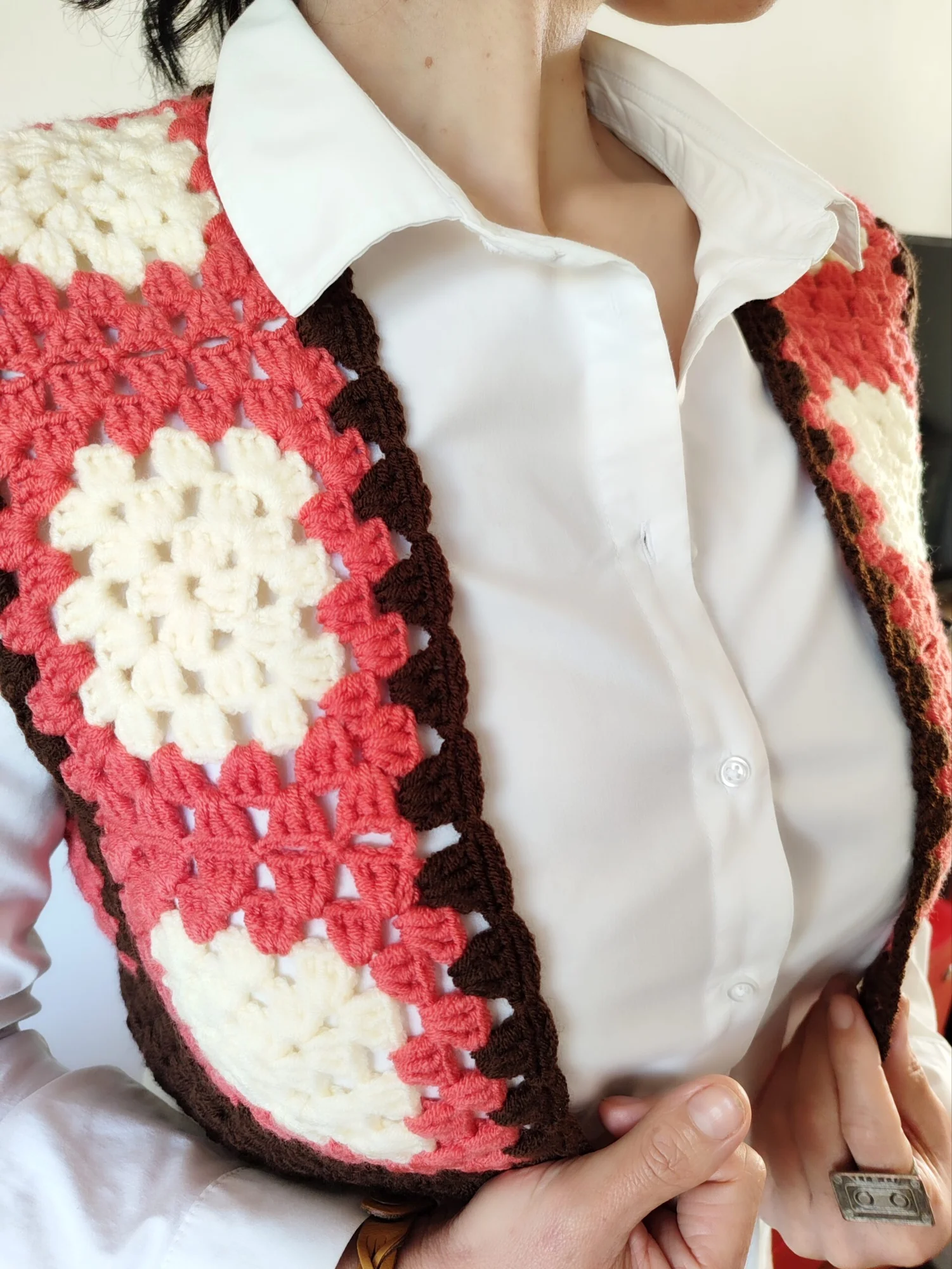 Gilet en crochet .Marron