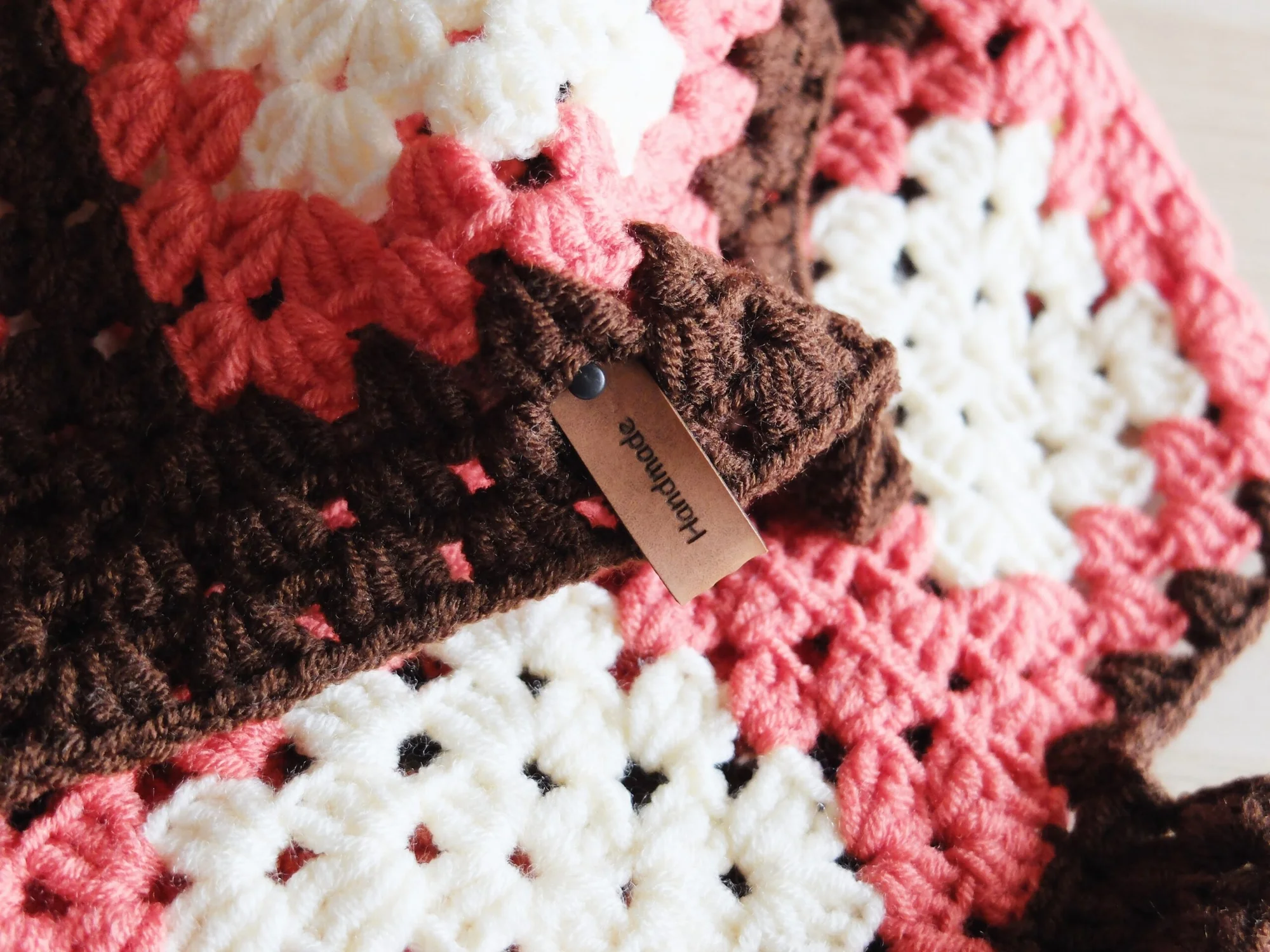 Gilet en crochet .Marron