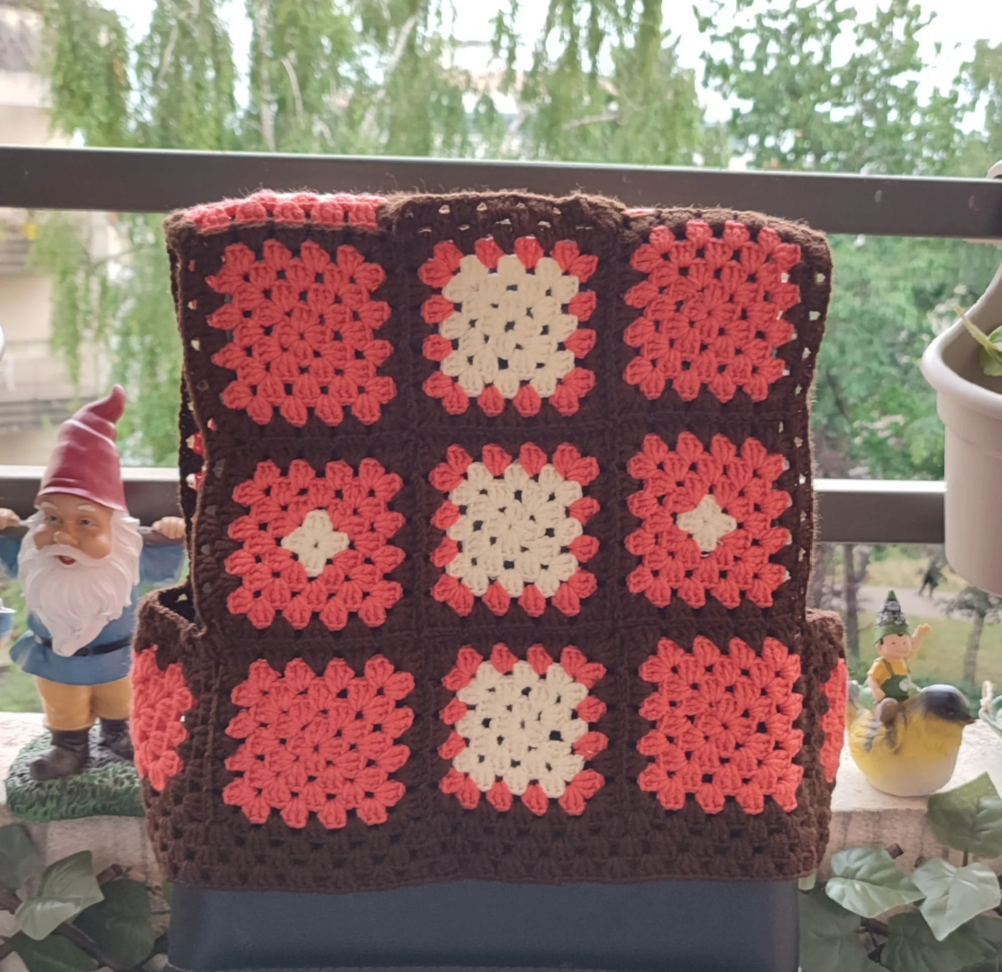 Gilet en crochet .Marron