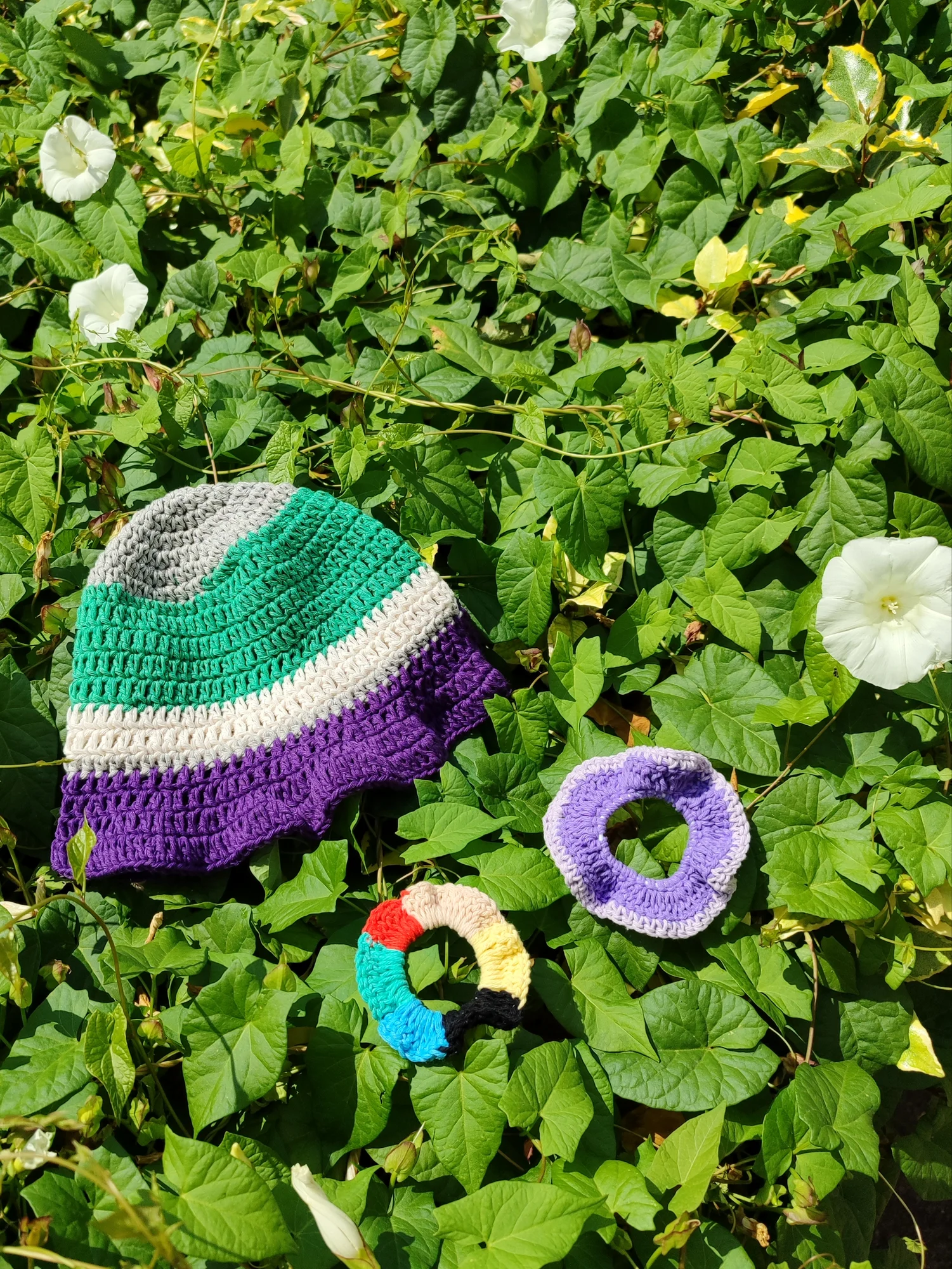 CHAPEAU D’ÉTÉ.Coloré