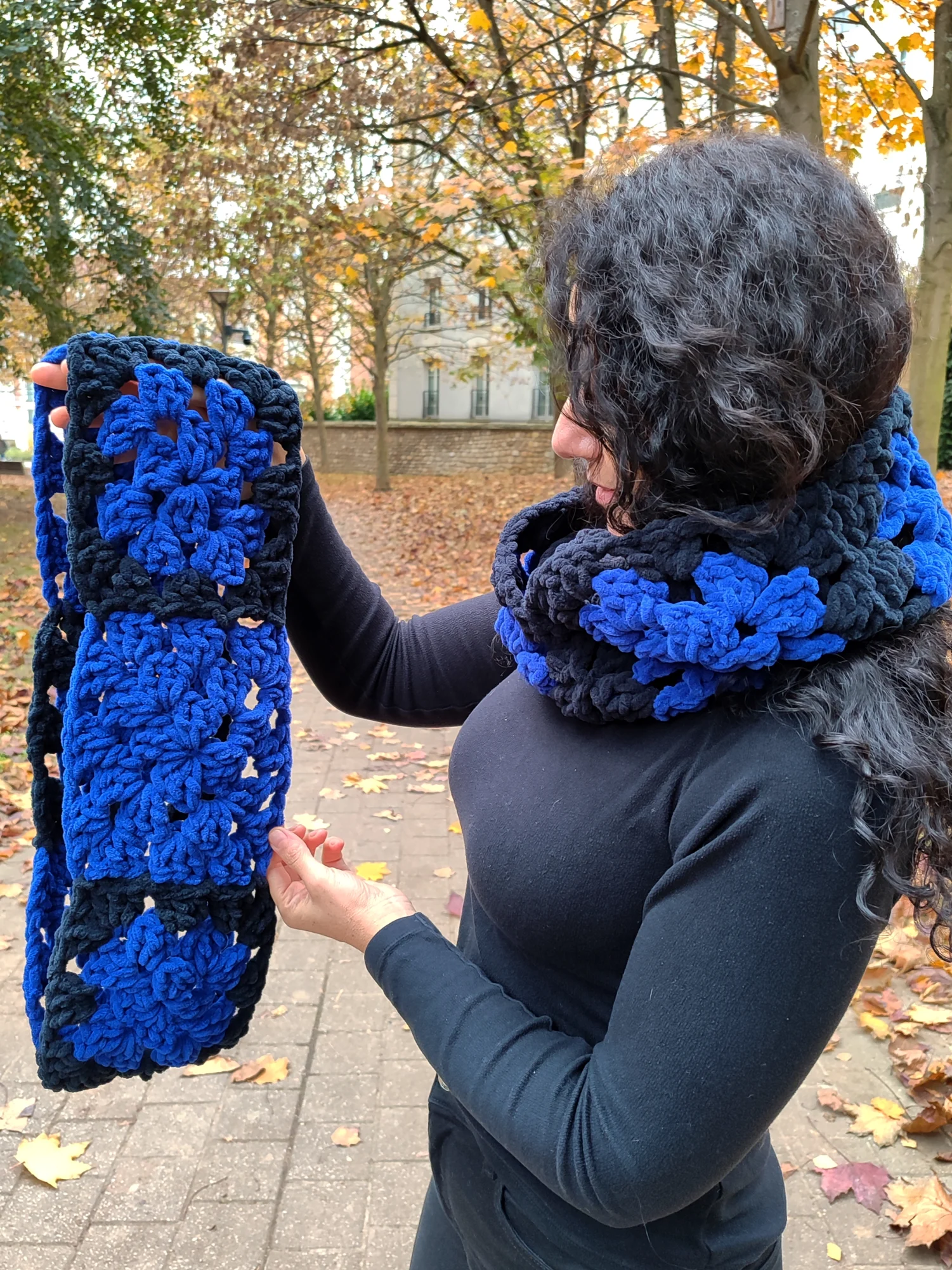 Châle en velours. bleu