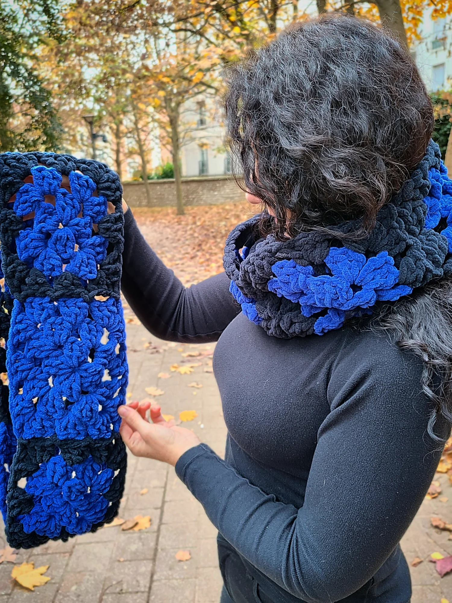 Châle en velours. bleu