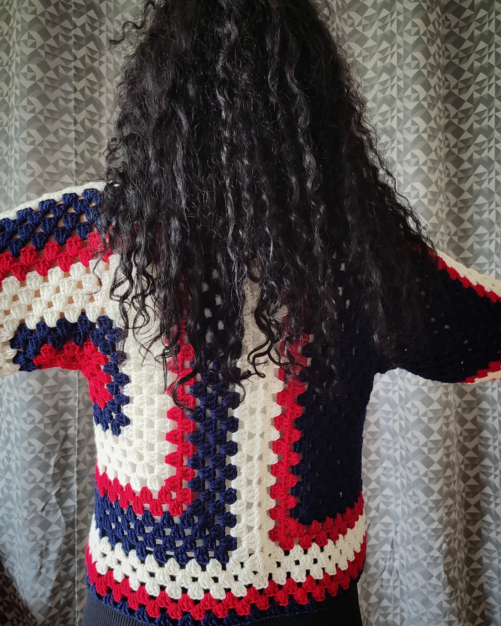 Veste carrée. rouge