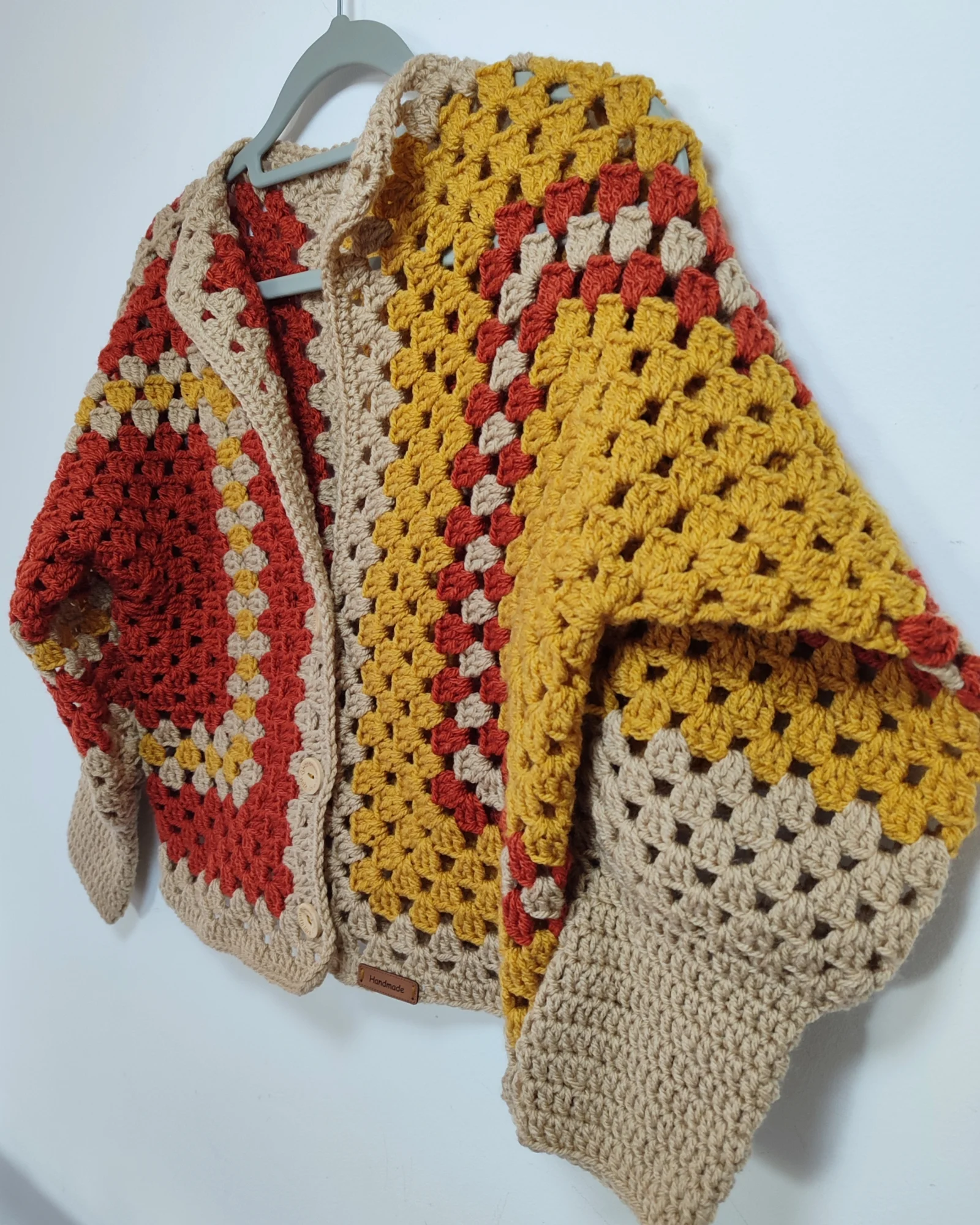 Veste carrée. orange