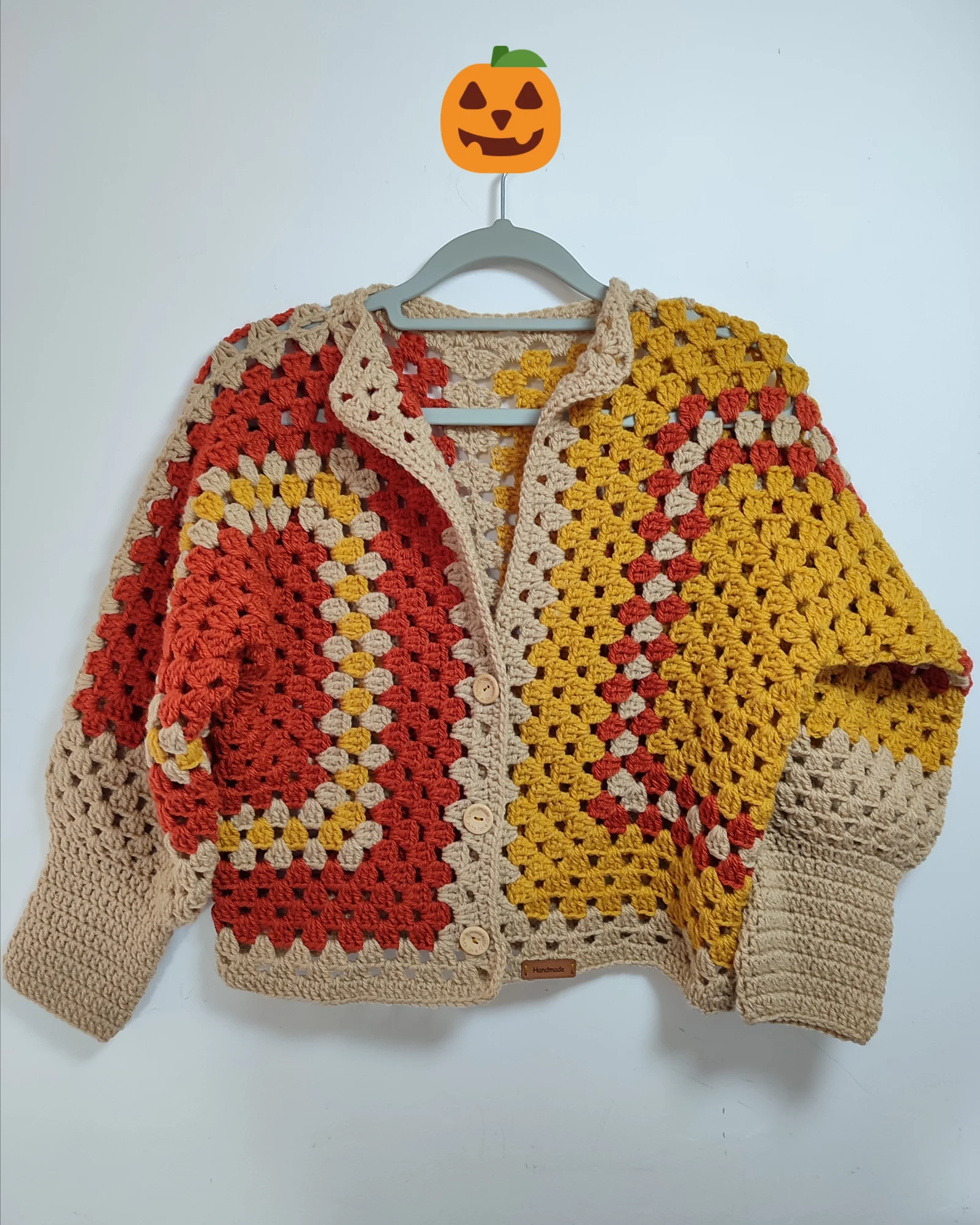 Veste carrée. orange